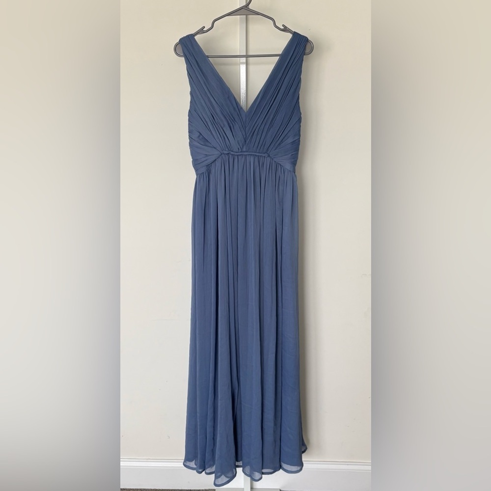 White by Vera Wang Blue Maxi Dress Sleeveless V-Neck Size 6 Formal